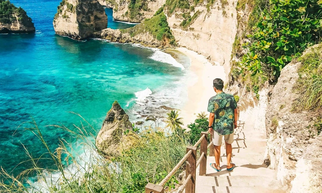 Diamond Beach white sand and turquoise water, East Nusa Penida
