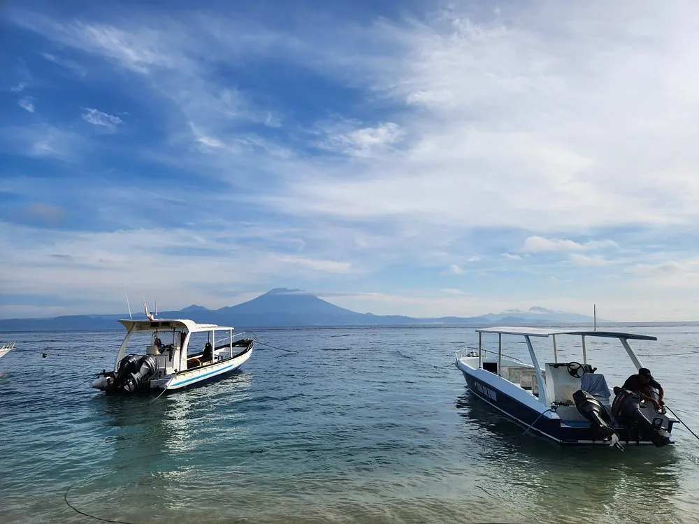 Snorkeling boats heading to Manta Bay, Nusa Penida